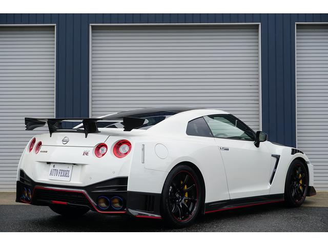 GT-R ニスモ スペシャルエディション MY22 NISMOスポーツリセッティング カーボンブレーキ レカロカーボンシート チタンマフラー(バルブ付) RAYS鍛造AW カーボンエクステ&インテ BOSE 屋内保管 雨天/サーキット走行無(9枚目)