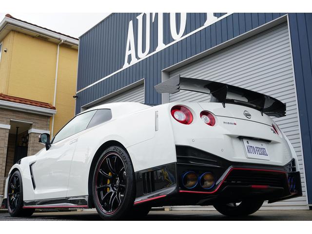 GT-R ニスモ スペシャルエディション MY22 NISMOスポーツリセッティング カーボンブレーキ レカロカーボンシート チタンマフラー(バルブ付) RAYS鍛造AW カーボンエクステ&インテ BOSE 屋内保管 雨天/サーキット走行無(12枚目)
