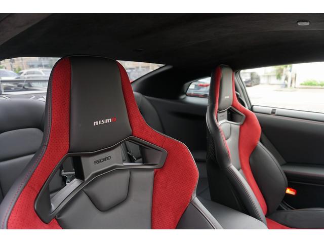 GT-R ニスモ スペシャルエディション MY22 NISMOスポーツリセッティング カーボンブレーキ レカロカーボンシート チタンマフラー(バルブ付) RAYS鍛造AW カーボンエクステ&インテ BOSE 屋内保管 雨天/サーキット走行無(17枚目)