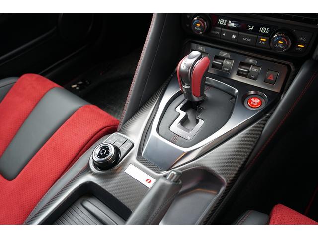 GT-R ニスモ スペシャルエディション MY22 NISMOスポーツリセッティング カーボンブレーキ レカロカーボンシート チタンマフラー(バルブ付) RAYS鍛造AW カーボンエクステ&インテ BOSE 屋内保管 雨天/サーキット走行無(23枚目)