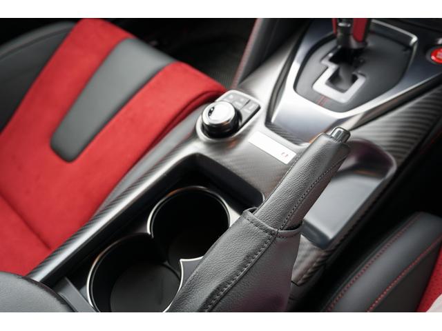 GT-R ニスモ スペシャルエディション MY22 NISMOスポーツリセッティング カーボンブレーキ レカロカーボンシート チタンマフラー(バルブ付) RAYS鍛造AW カーボンエクステ&インテ BOSE 屋内保管 雨天/サーキット走行無(25枚目)