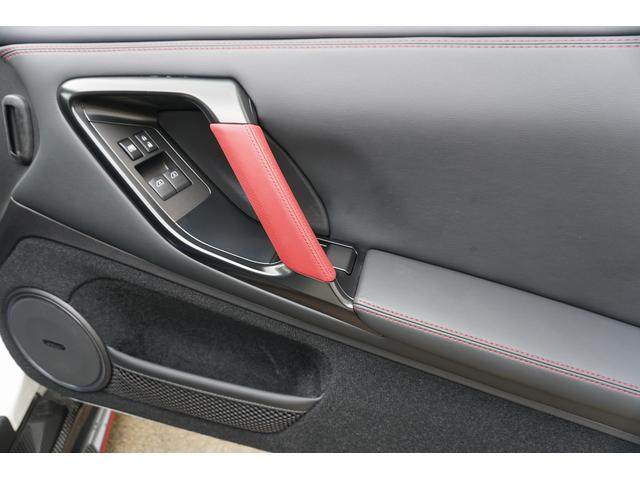 GT-R ニスモ スペシャルエディション MY22 NISMOスポーツリセッティング カーボンブレーキ レカロカーボンシート チタンマフラー(バルブ付) RAYS鍛造AW カーボンエクステ&インテ BOSE 屋内保管 雨天/サーキット走行無(41枚目)