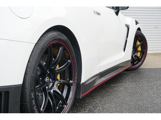 GT-R ニスモ スペシャルエディション MY22 NISMOスポーツリセッティング カーボンブレーキ レカロカーボンシート チタンマフラー(バルブ付) RAYS鍛造AW カーボンエクステ&インテ BOSE 屋内保管 雨天/サーキット走行無(64枚目)