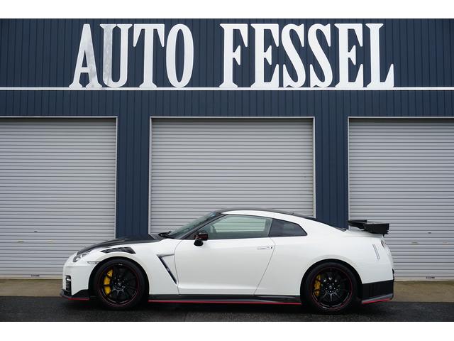 GT-R ニスモ スペシャルエディション MY22 NISMOスポーツリセッティング カーボンブレーキ レカロカーボンシート チタンマフラー(バルブ付) RAYS鍛造AW カーボンエクステ&インテ BOSE 屋内保管 雨天/サーキット走行無(65枚目)