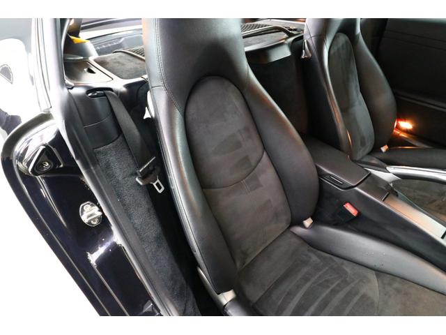 ケイマン Ｓ　６速マニュアル　スポーツクロノパッケージ　ＫＷ車高調　純正ショック有り　純正オプションアルミシフトノブ・サイドブレーキレバー　エンジンカバーレッド塗装　可変リアスポイラー　ハーフレザーシート（30枚目）
