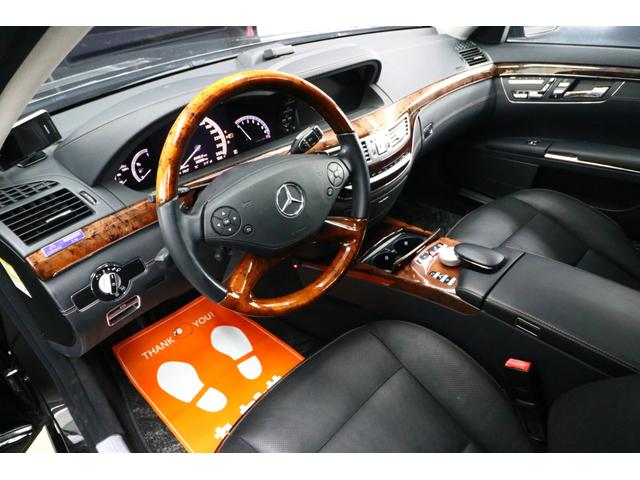 Sクラス S550 ブルーエフィシェンシー ロング 後期モデル リアエンターテイメント カールソン20インチアルミ 左ハンドル 黒革シート ディーラー車 社外地デジチューナー スモークヘッドライト カールソンエンブレム サンルーフ 5.2万キロ スペア(18枚目)