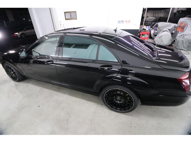 Sクラス S550 ブルーエフィシェンシー ロング 後期モデル リアエンターテイメント カールソン20インチアルミ 左ハンドル 黒革シート ディーラー車 社外地デジチューナー スモークヘッドライト カールソンエンブレム サンルーフ 5.2万キロ スペア(46枚目)