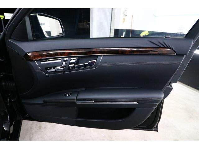 Sクラス S550 ブルーエフィシェンシー ロング 後期モデル リアエンターテイメント カールソン20インチアルミ 左ハンドル 黒革シート ディーラー車 社外地デジチューナー スモークヘッドライト カールソンエンブレム サンルーフ 5.2万キロ スペア(78枚目)