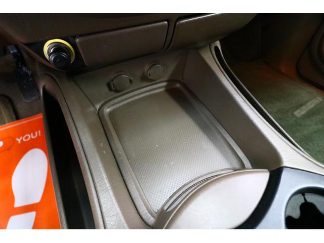 タンドラ アクセスキャブ SR5 ステップサイド タコマグリル 新車並行車 純正アルミホイール HDDナビ 地デジ ETC 本国取扱説明書有り キーロック付ハードトノカバー キーレス ヒッチメンバー 25000マイル コラムAT(64枚目)