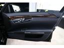 S550 ブルーエフィシェンシー ロング 後期モデル リアエンターテイメント カールソン20インチアルミ 左ハンドル 黒革シート ディーラー車 社外地デジチューナー スモークヘッドライト カールソンエンブレム サンルーフ 5.2万キロ スペア(78枚目)