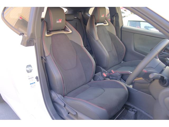 ＧＲヤリス ＲＺ　ハイパフォーマンス　ファースト　エディション　１オーナー禁煙車　屋内保管　サーキット未走行　純正ｏｐマーブル柄カーボンルーフ　ＧＲストラットタワーバー　ＪＢＬオーディオ　Ｔ－コネクトナビＴＶ　予防安全パッケージ　シート＆ステアヒーター（13枚目）