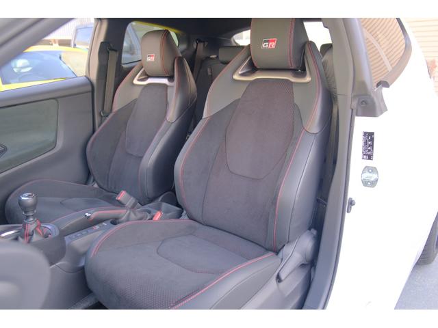 ＧＲヤリス ＲＺ　ハイパフォーマンス　ファースト　エディション　１オーナー禁煙車　屋内保管　サーキット未走行　純正ｏｐマーブル柄カーボンルーフ　ＧＲストラットタワーバー　ＪＢＬオーディオ　Ｔ－コネクトナビＴＶ　予防安全パッケージ　シート＆ステアヒーター（14枚目）