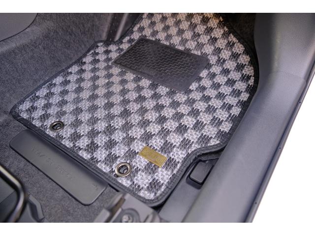 ＧＲヤリス ＲＺ　ハイパフォーマンス　ファースト　エディション　１オーナー禁煙車　屋内保管　サーキット未走行　純正ｏｐマーブル柄カーボンルーフ　ＧＲストラットタワーバー　ＪＢＬオーディオ　Ｔ－コネクトナビＴＶ　予防安全パッケージ　シート＆ステアヒーター（44枚目）