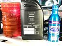 ポルシェ純正冷却水+消泡性を高めインペラー回転によって発生する泡を素早く消し去ることのできる添加剤を合わせて使用しています。