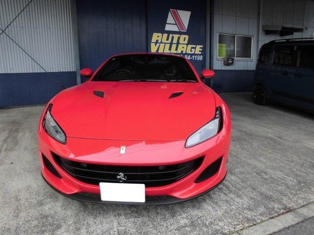 ポルトフィーノ ベースグレード ロッソコルサ ブラックレザー カーボンLEDステアリング マグネライドサス ブラックマフラー Bカメラ ヘッドレスト跳ね馬刺繍(2枚目)