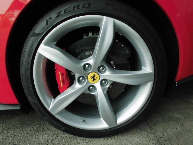 ポルトフィーノ ベースグレード ロッソコルサ ブラックレザー カーボンLEDステアリング マグネライドサス ブラックマフラー Bカメラ ヘッドレスト跳ね馬刺繍(24枚目)