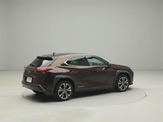 UX UX300e バージョンL レクサス認定中古車CPO 18インチアルミホイール ブラインドスポットモニター パーキングサポートブレーキ(静止物) パノラミックビューモニター おくだけ充電 ムーンルーフ 充電ケーブル(6枚目)