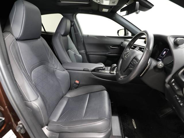 UX UX300e バージョンL レクサス認定中古車CPO 18インチアルミホイール ブラインドスポットモニター パーキングサポートブレーキ(静止物) パノラミックビューモニター おくだけ充電 ムーンルーフ 充電ケーブル(11枚目)