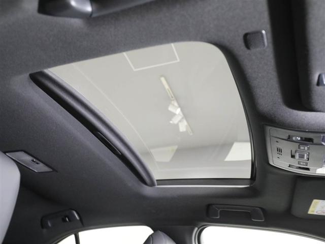 UX UX300e バージョンL レクサス認定中古車CPO 18インチアルミホイール ブラインドスポットモニター パーキングサポートブレーキ(静止物) パノラミックビューモニター おくだけ充電 ムーンルーフ 充電ケーブル(16枚目)