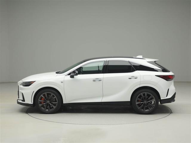 ＲＸ ＲＸ３５０　Ｆスポーツ　レクサス認定中古車ＣＰＯ　パノラマルーフ　ルーフレール　寒冷地仕様　ブラインドスポットモニター　パノラミックビューモニター　おくだけ充電　本革シート　Ｆ専用オレンジブレーキキャリパー　輻射ヒーター（3枚目）