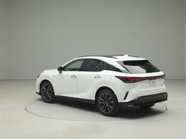 ＲＸ ＲＸ３５０　Ｆスポーツ　レクサス認定中古車ＣＰＯ　パノラマルーフ　ルーフレール　寒冷地仕様　ブラインドスポットモニター　パノラミックビューモニター　おくだけ充電　本革シート　Ｆ専用オレンジブレーキキャリパー　輻射ヒーター（4枚目）