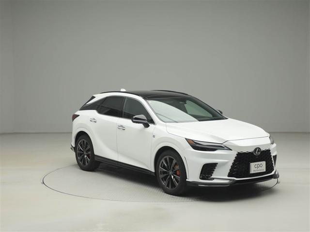 ＲＸ ＲＸ３５０　Ｆスポーツ　レクサス認定中古車ＣＰＯ　パノラマルーフ　ルーフレール　寒冷地仕様　ブラインドスポットモニター　パノラミックビューモニター　おくだけ充電　本革シート　Ｆ専用オレンジブレーキキャリパー　輻射ヒーター（8枚目）