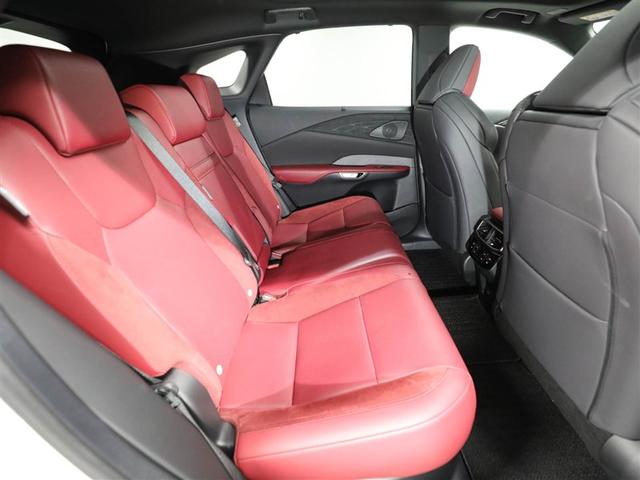 ＲＸ ＲＸ３５０　Ｆスポーツ　レクサス認定中古車ＣＰＯ　パノラマルーフ　ルーフレール　寒冷地仕様　ブラインドスポットモニター　パノラミックビューモニター　おくだけ充電　本革シート　Ｆ専用オレンジブレーキキャリパー　輻射ヒーター（12枚目）