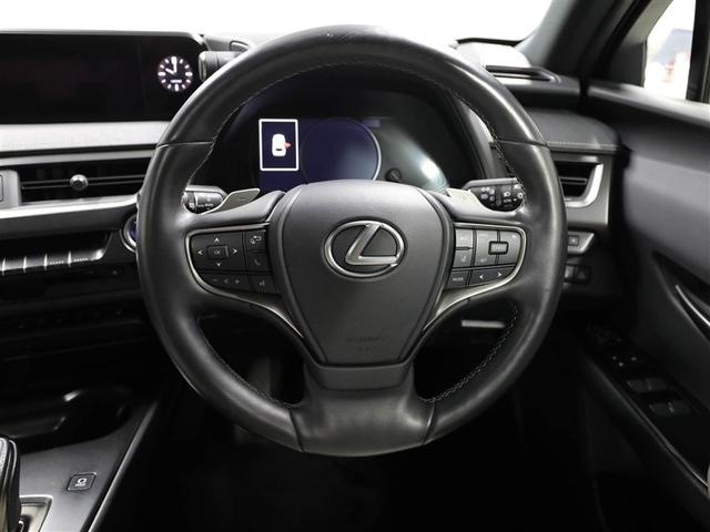 UX UX300e バージョンC レクサス認定中古車CPO ルーフレール ハンズフリーパワーバックドア 三眼フルLEDヘッドランプ ブラインドスポットモニター パーキングサポートブレーキ(静止物) パノラミックビューモニター(17枚目)