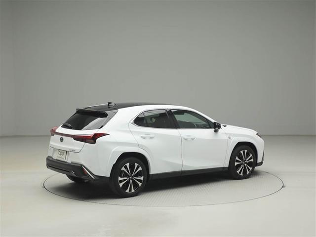 ＵＸ ＵＸ２５０ｈ　Ｆスポーツエモーショナルエクスプローラ　レクサス認定中古車ＣＰＯ　１８インチアルミホイール　ルーフレール　三眼フルＬＥＤヘッドランプ　パーキングサポートブレーキ　ブラインドスポットモニター　パノラミックビューモニター　ムーンルーフ（6枚目）