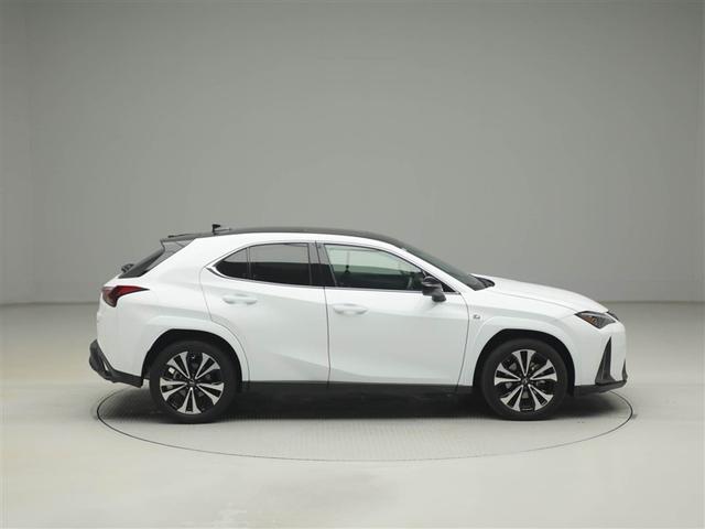 ＵＸ ＵＸ２５０ｈ　Ｆスポーツエモーショナルエクスプローラ　レクサス認定中古車ＣＰＯ　１８インチアルミホイール　ルーフレール　三眼フルＬＥＤヘッドランプ　パーキングサポートブレーキ　ブラインドスポットモニター　パノラミックビューモニター　ムーンルーフ（7枚目）