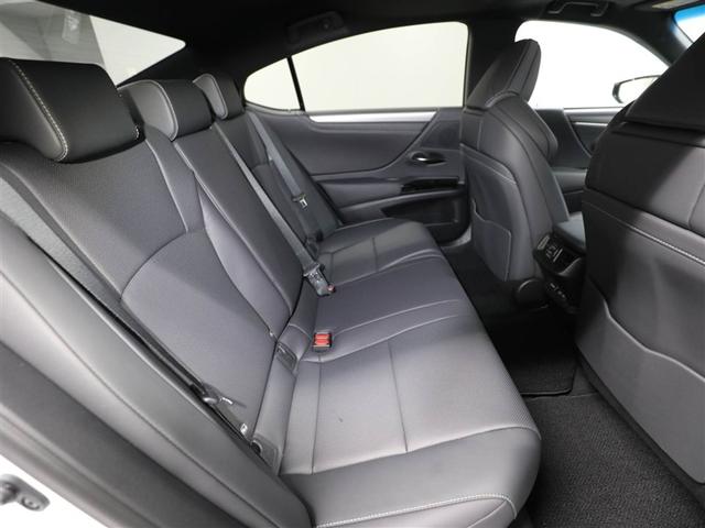 ＥＳ ＥＳ３００ｈ　Ｆスポーツ　レクサス認定中古車ＣＰＯ　１９インチアルミホイール　オートマチックハイビーム　ブラインドスポットモニター　パーキングサポートブレーキ　おくだけ充電　レーダークルーズコントロール（全車速追従機能付）（12枚目）