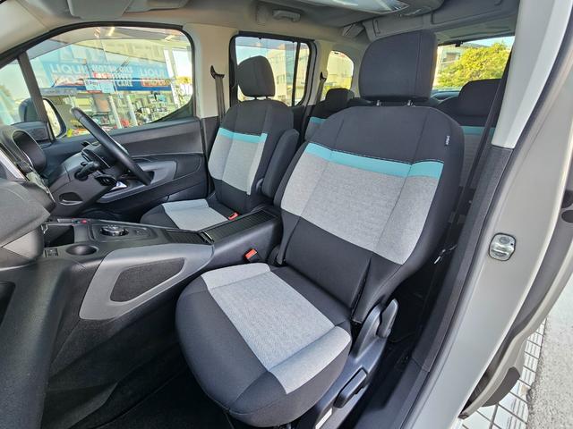 ベルランゴ シャイン　シャイン　ディーゼルターボ　パノラミックルーフ　純正ナビＴＶ　Ａｐｐｌｅｃａｒｐｌａｙ　全周囲カメラ　アダプティブクルーズコントロール　ブラインドスポット　レーンキープ　純正１６インチアルミ　ＥＴＣ（19枚目）