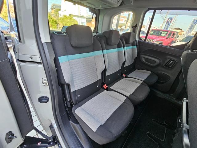 ベルランゴ シャイン　シャイン　ディーゼルターボ　パノラミックルーフ　純正ナビＴＶ　Ａｐｐｌｅｃａｒｐｌａｙ　全周囲カメラ　アダプティブクルーズコントロール　ブラインドスポット　レーンキープ　純正１６インチアルミ　ＥＴＣ（20枚目）