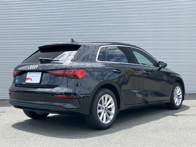 Ａ３ スポーツバック３０ＴＦＳＩ　ＬＥＤヘッドライト　ＬＥＤリヤコンビネーションライトダイナミックターンインディケーター　パークアシスト　リヤビューカメラ　アダプティブクルーズ　リヤトラフィックアシスト　サイドアシスト（5枚目）