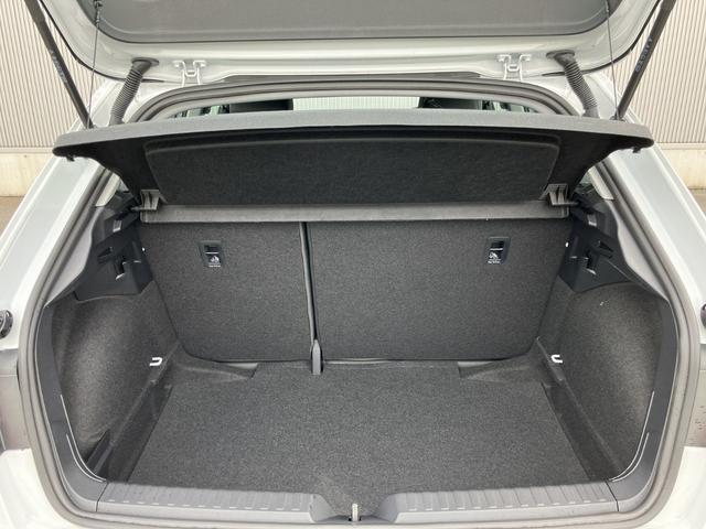 Ａ１スポーツバック ２５ＴＦＳＩ　アドバンスド　元デモカー／アダプティブクルーズ／リヤビューカメラ／サイドアシスト／ハイビームアシスト／アドバンスキー／バーチャルコックピット／ワイヤレスチャージング／スマートフォンインターフェイス／禁煙車（18枚目）