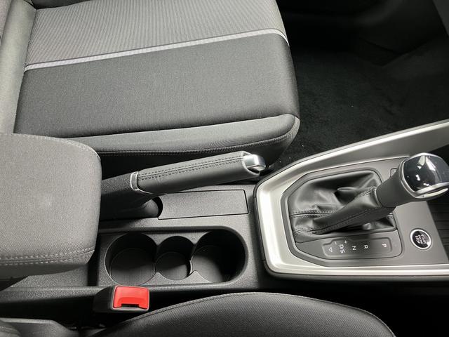 Ａ１スポーツバック ２５ＴＦＳＩ　アドバンスド　元デモカー／アダプティブクルーズ／リヤビューカメラ／サイドアシスト／ハイビームアシスト／アドバンスキー／バーチャルコックピット／ワイヤレスチャージング／スマートフォンインターフェイス／禁煙車（40枚目）