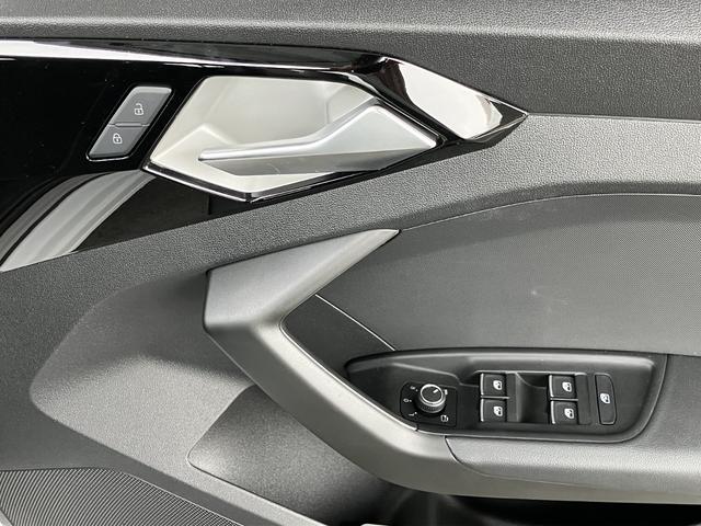 Ａ１スポーツバック ２５ＴＦＳＩ　アドバンスド　元デモカー／アダプティブクルーズ／リヤビューカメラ／サイドアシスト／ハイビームアシスト／アドバンスキー／バーチャルコックピット／ワイヤレスチャージング／スマートフォンインターフェイス／禁煙車（49枚目）