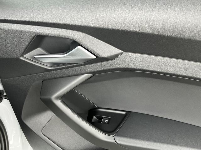 Ａ１スポーツバック ２５ＴＦＳＩ　アドバンスド　元デモカー／アダプティブクルーズ／リヤビューカメラ／サイドアシスト／ハイビームアシスト／アドバンスキー／バーチャルコックピット／ワイヤレスチャージング／スマートフォンインターフェイス／禁煙車（53枚目）