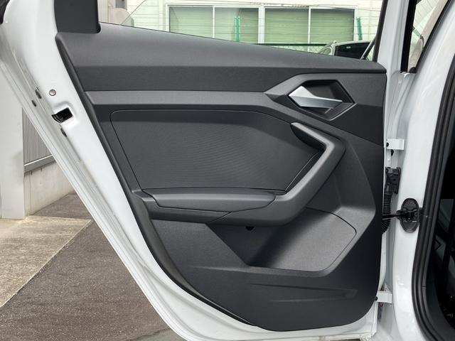 Ａ１スポーツバック ２５ＴＦＳＩ　アドバンスド　元デモカー／アダプティブクルーズ／リヤビューカメラ／サイドアシスト／ハイビームアシスト／アドバンスキー／バーチャルコックピット／ワイヤレスチャージング／スマートフォンインターフェイス／禁煙車（61枚目）