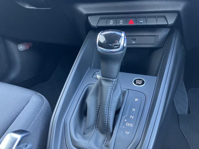 Ａ１スポーツバック ２５ＴＦＳＩ　ワンオーナー／アダプティブクルーズ／リヤビューカメラ／レーンアシスト／サイドアシスト／ハイビームアシスト／レインセンサー／ライトセンサー／ＭＭＩナビゲーションシステム／バーチャルコックピット／禁煙車（24枚目）