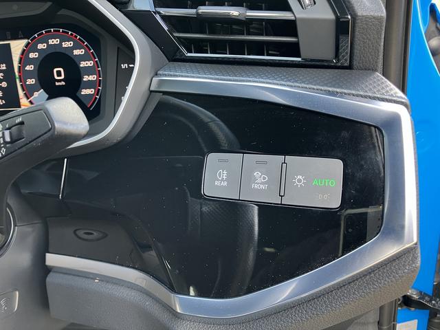 Ｑ３スポーツバック ３５ＴＤＩクワトロ　Ｓライン　ワンオーナー／禁煙車／パーシャルレザー／アダプティブクルーズ／サラウンドビューカメラ／リヤビューカメラ／オートマチックテールゲート／アダプティブクルーズ／サイドアシスト／リヤトラフィックアシスト／（43枚目）