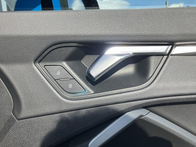 Ｑ３スポーツバック ３５ＴＤＩクワトロ　Ｓライン　ワンオーナー／禁煙車／パーシャルレザー／アダプティブクルーズ／サラウンドビューカメラ／リヤビューカメラ／オートマチックテールゲート／アダプティブクルーズ／サイドアシスト／リヤトラフィックアシスト／（44枚目）