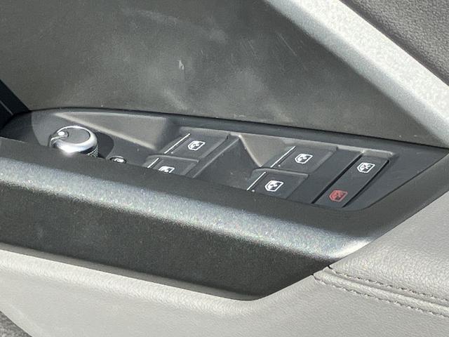 Ｑ３スポーツバック ３５ＴＤＩクワトロ　Ｓライン　ワンオーナー／禁煙車／パーシャルレザー／アダプティブクルーズ／サラウンドビューカメラ／リヤビューカメラ／オートマチックテールゲート／アダプティブクルーズ／サイドアシスト／リヤトラフィックアシスト／（46枚目）