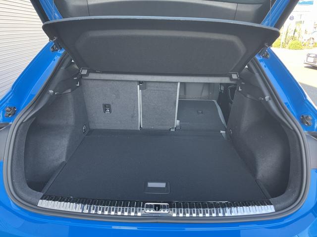 Ｑ３スポーツバック ３５ＴＤＩクワトロ　Ｓライン　ワンオーナー／禁煙車／パーシャルレザー／アダプティブクルーズ／サラウンドビューカメラ／リヤビューカメラ／オートマチックテールゲート／アダプティブクルーズ／サイドアシスト／リヤトラフィックアシスト／（60枚目）