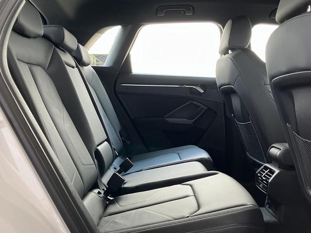 Ｑ３ ３５ＴＦＳＩ　Ｓライン　パーシャルレザー　サラウンドビューカメラ　オートマチックテールゲート　マルチカラーアンビエント　１９インチアルミ　フロントシート電動調節機能　アダプティブクルーズ　サイドアシスト（58枚目）