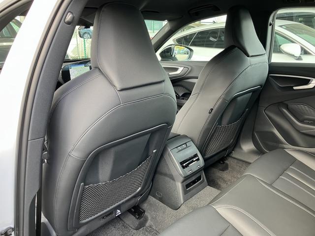 Ａ５アバント ＴＦＳＩ　１１０ｋＷ　元デモカー／テクノロジーパッケージプロ／Ｓラインパッケージ／１９インチアルミ／レザー＆Ｓヒーター／サラウンドビューモニター／ステアリングヒーター／パーシャルレザー／認定中古車（64枚目）