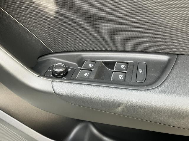 A1スポーツバック 25TFSI アドバンスド 元デモカー/アダプティブクルーズ/サイドアシスト/リヤビューカメラ/アドバンスキー/アウディパーキングシステム/MMIナビゲーションシステム/バーチャルコックピット/スマホインターフェイス/禁煙車(41枚目)