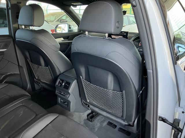 Q5 40TDIクワトロ Sライン TVチューナー S line plus パッケージ コンフォートパッケージ ステアリングヒーター アーティフィシャルインテリアレザー (ドアアームレスト/センターコンソール)(65枚目)