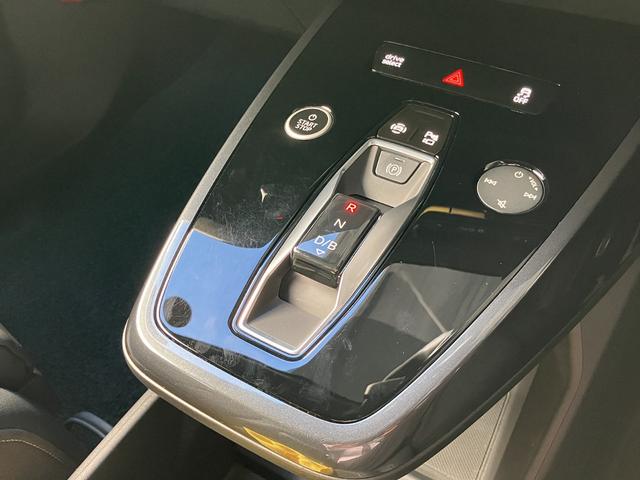 Ｑ４ ｅ－トロン ４０ｅ－トロン　Ｓ　ｌｉｎｅ　インテリアプラスＰ　スポーツサスペンション　シートヒーター　オートマチックテールゲート　ワイヤレスチャージング　パーシャルレザー　マトリクスＬＥＤヘッドライト（43枚目）
