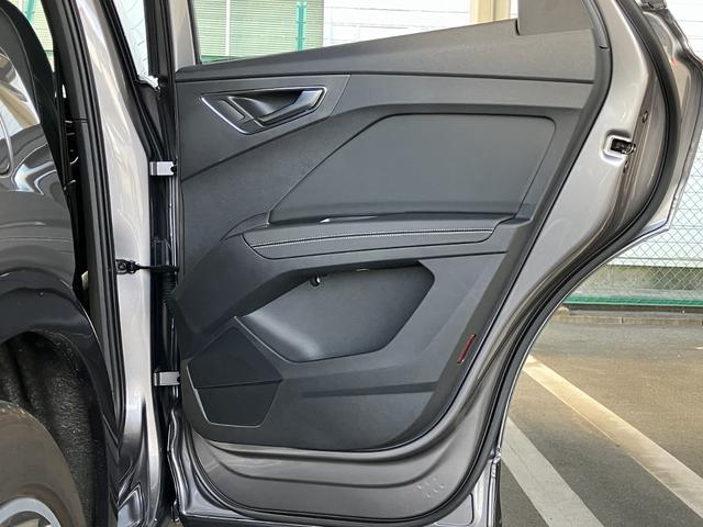 Ｑ４ ｅ－トロン ４０ｅ－トロン　Ｓ　ｌｉｎｅ　インテリアプラスＰ　スポーツサスペンション　シートヒーター　オートマチックテールゲート　ワイヤレスチャージング　パーシャルレザー　マトリクスＬＥＤヘッドライト（63枚目）